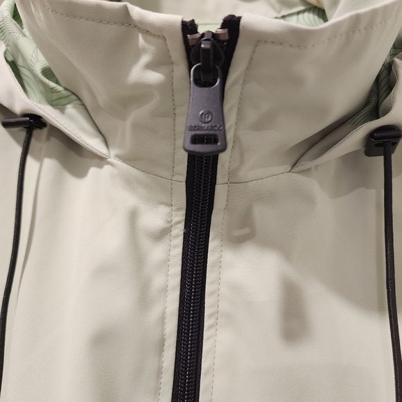 EUC Bernardo Water Resistant Rain Jacket Mint Green with Visor Hood Size M - Picture 2 of 7